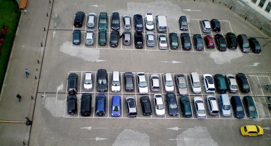 cara-parkir-mobil-di-tempat-sempit.jpg
