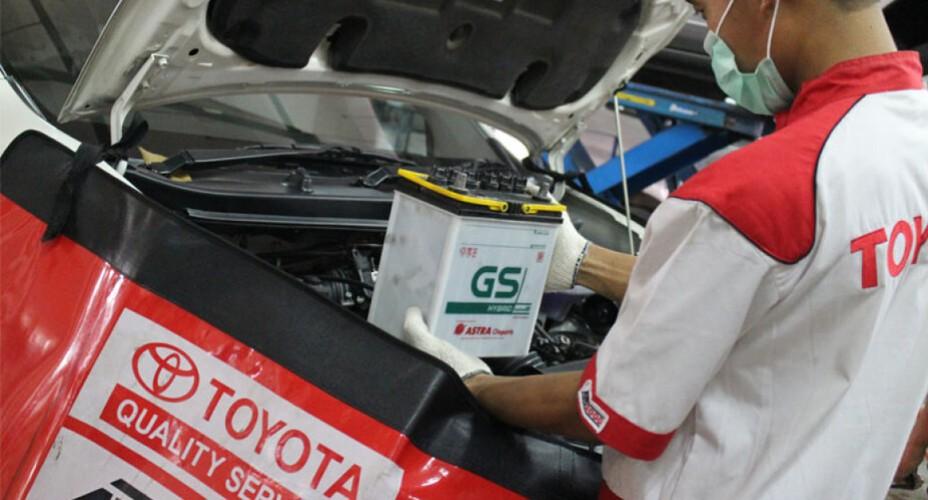 Awas! 3 Penyebab Aki Mobil Panas dan Mendidih | Auto2000