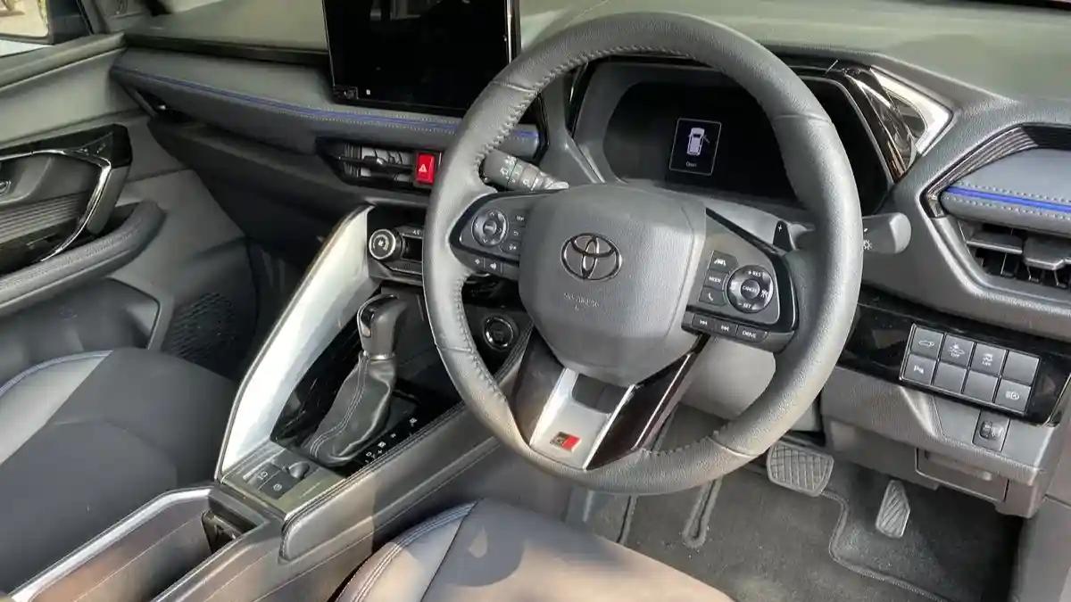 Cara merawat dan membersihkan setir kulit mobil agar tetap mulus