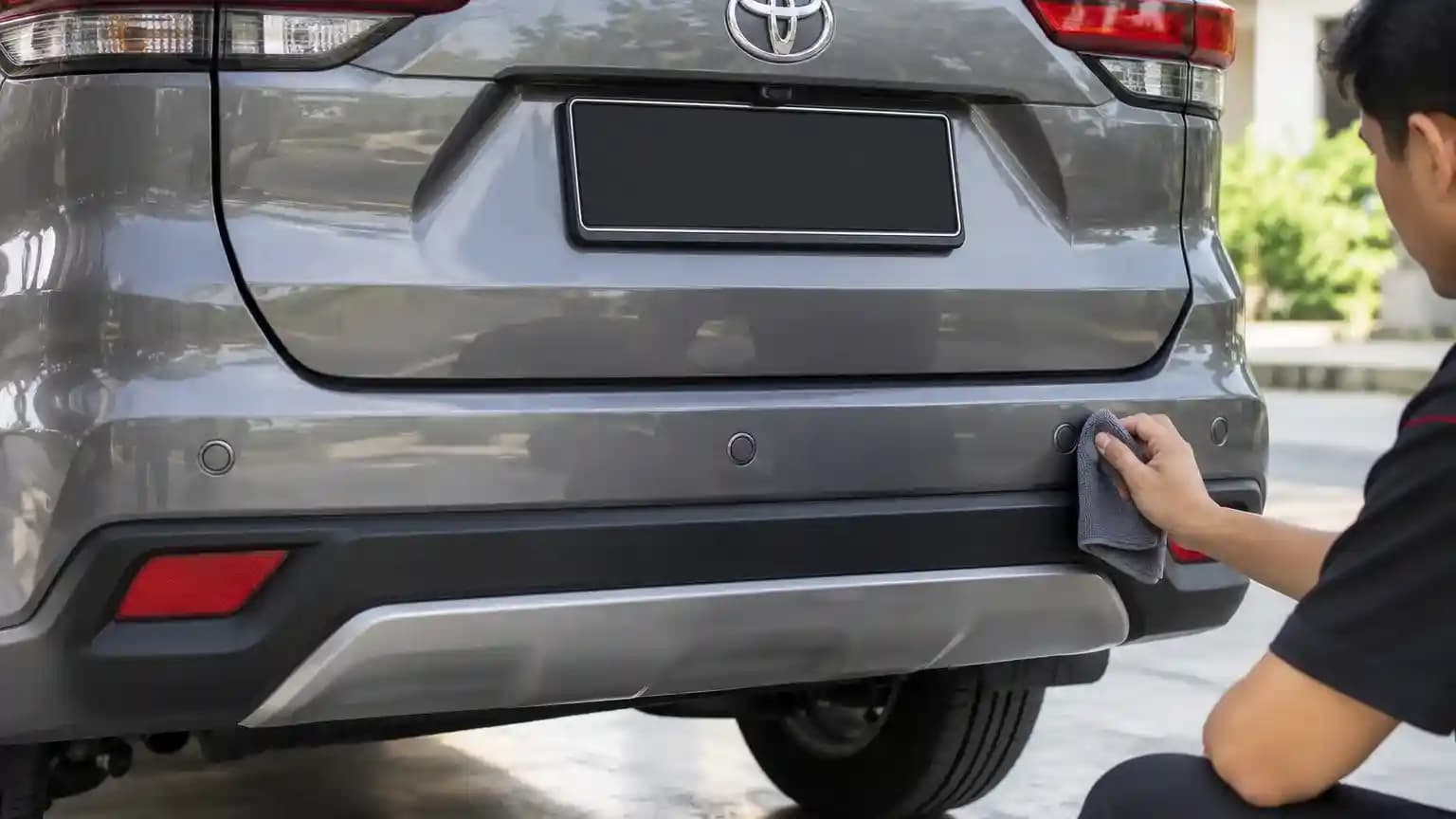 Cara membersihkan sensor parkir mobil pada bumper agar tetap akurat